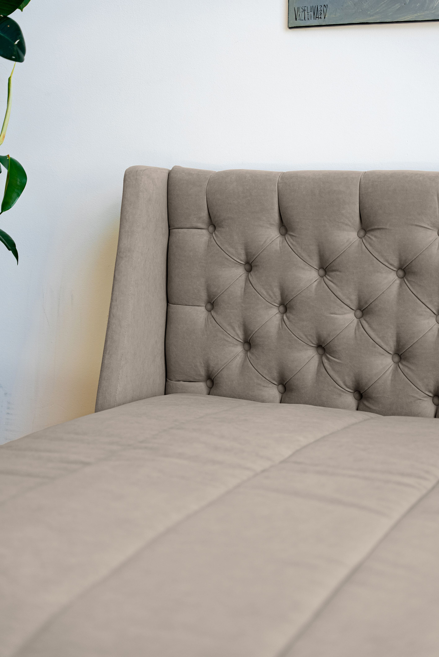 Высокая спинка с каретной стяжкой