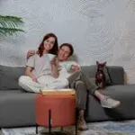 НОВЫЕ ЭМОЦИИ Диван прямой, серый, банкетка справа